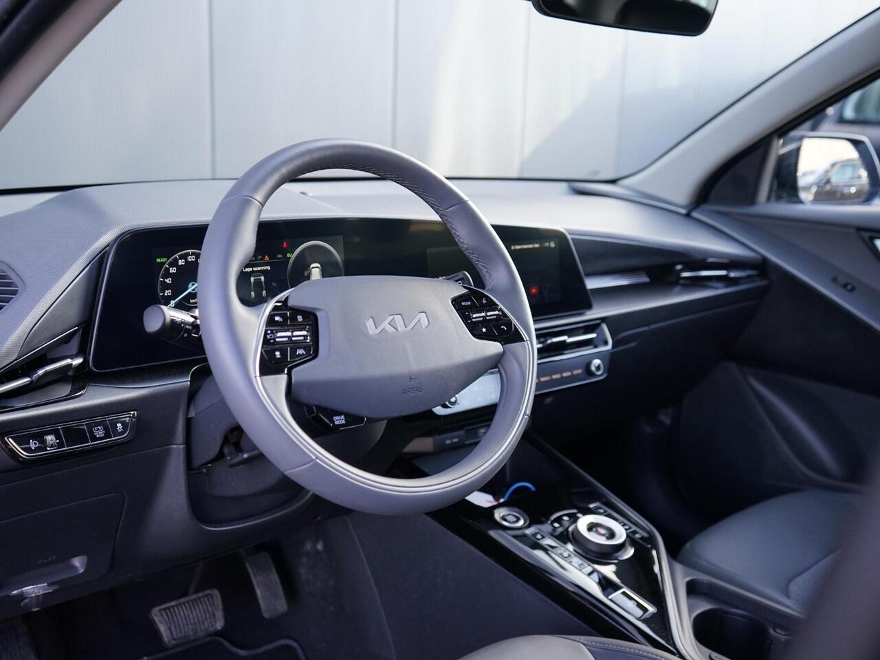 KIA Niro 1.6 GDi Hybrid DynamicLine Dealeronderh. / Led Verlichting / Camera / PDC / Smartphone Integratie /