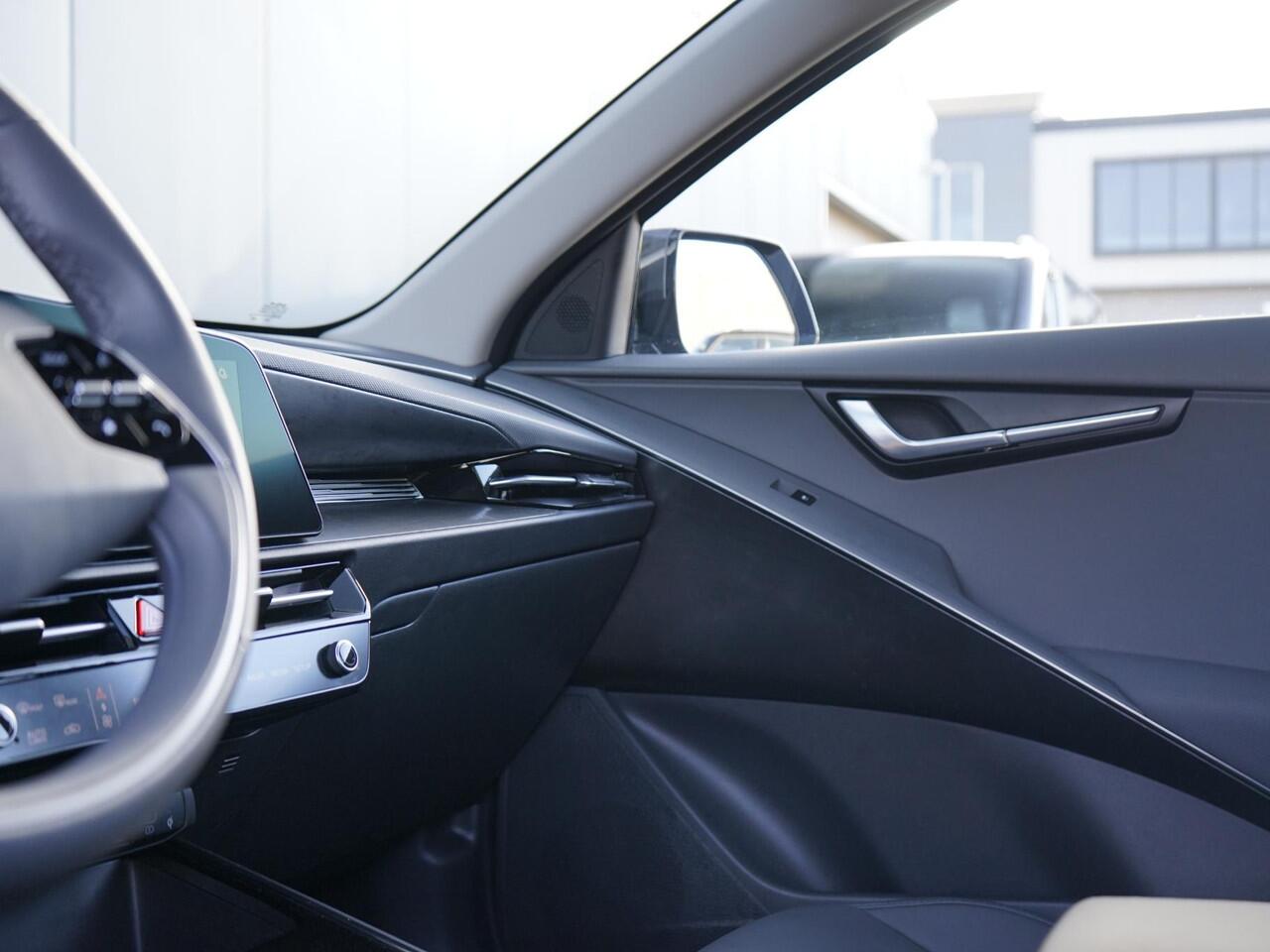 KIA Niro 1.6 GDi Hybrid DynamicLine Dealeronderh. / Led Verlichting / Camera / PDC / Smartphone Integratie /