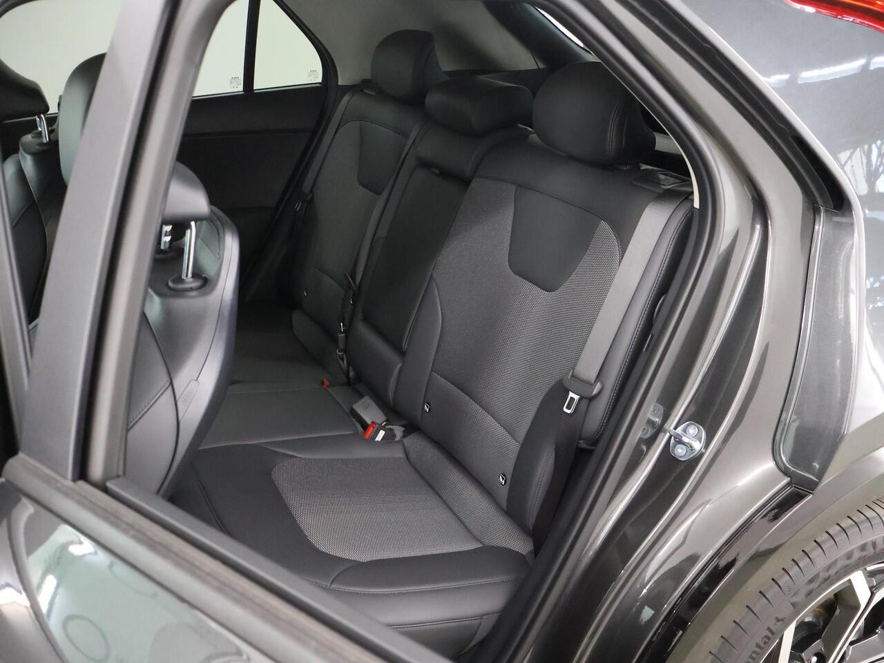 KIA Niro 1.6 GDi PHEV DynamicPlusLine Edition | 18" lichtmetalen velgen | Elektrisch verstelbare bestuurdersstoel | Stoel/Stuurwielverwarming | LED Koplampen | Elektrisch bedienbare achterklep |