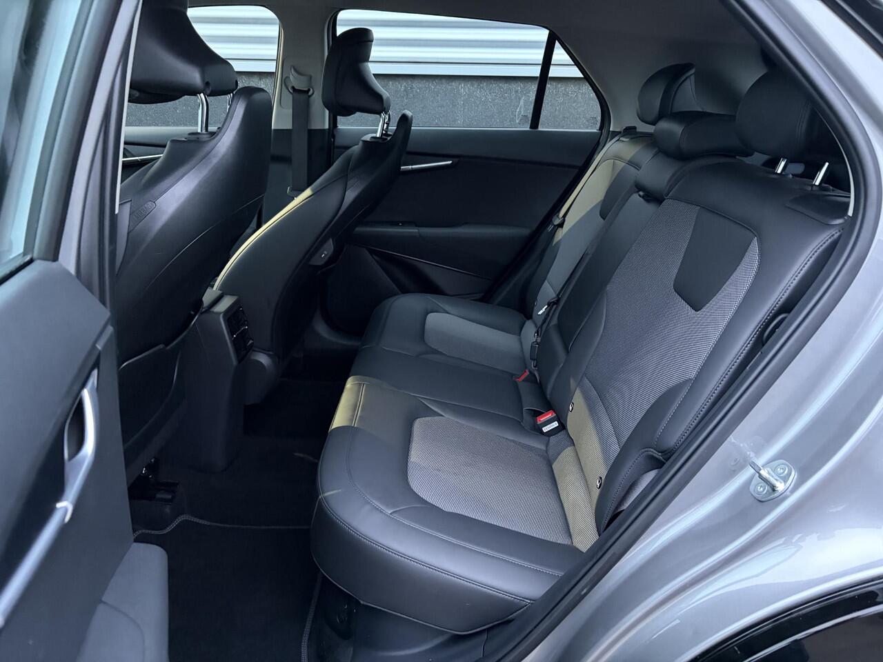 KIA Niro 1.6 GDi Hybrid DynamicLine 1e eign. NL-auto, Navigatie, Parkeersensoren, Achteruitrijcamera, Adaptieve cruise control, BTW-auto