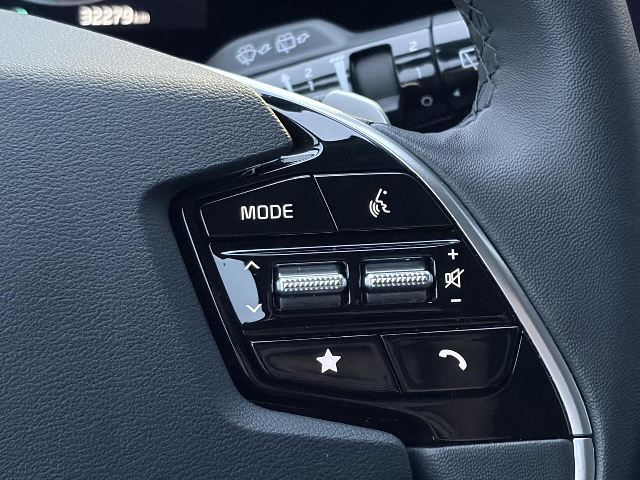 KIA Niro 1.6 GDi Hybrid DynamicLine 1e eign. NL-auto, Navigatie, Parkeersensoren, Achteruitrijcamera, Adaptieve cruise control, BTW-auto