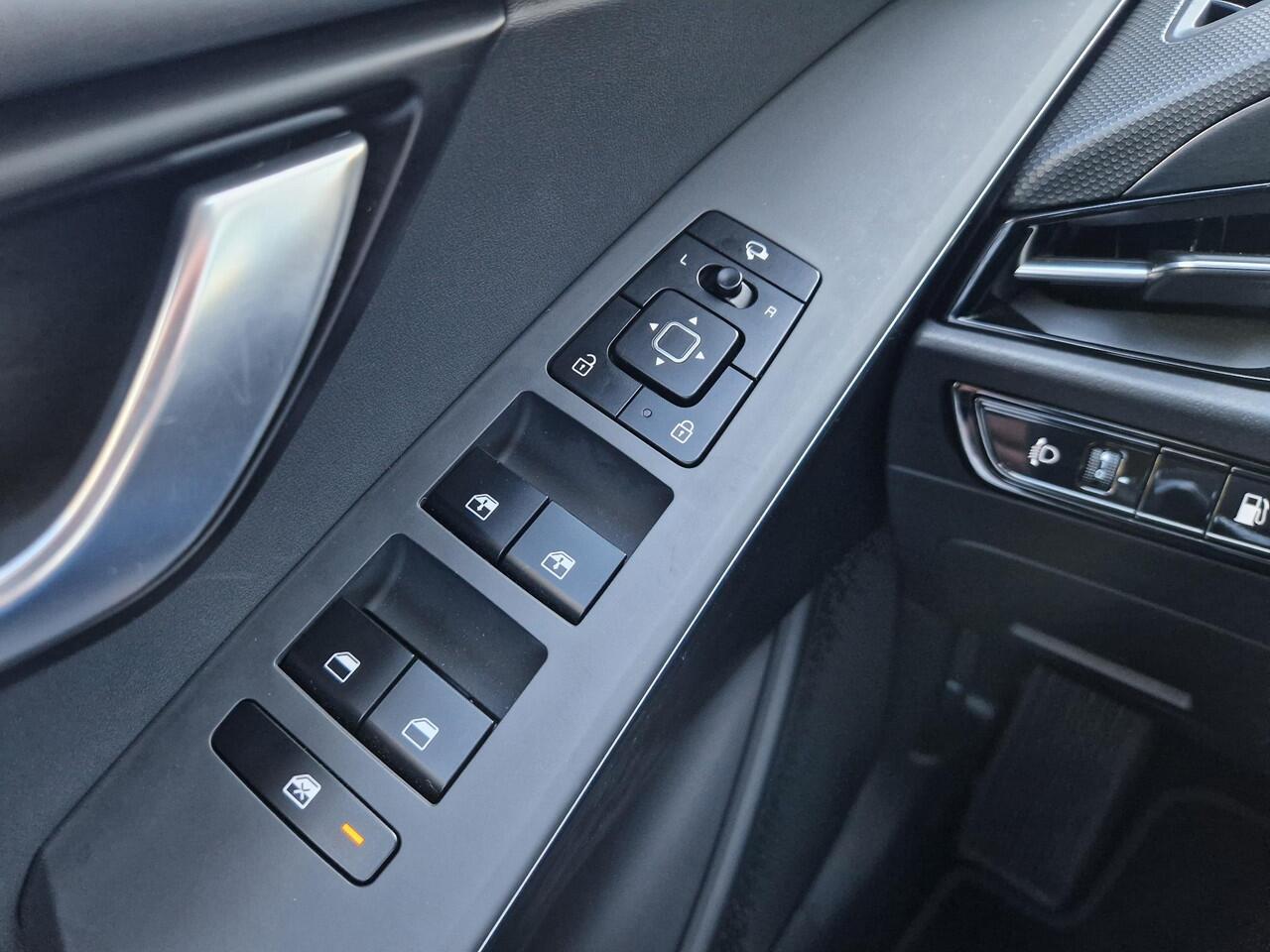 KIA Niro 1.6 GDi PHEV DynamicLine Automaat | Camera | Cruise | Sensoren | Apple Carplay & Android Auto | Navi |