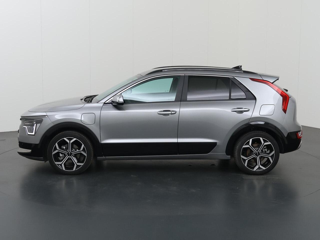 KIA Niro 1.6 GDi PHEV DynamicPlusLine Edition | 18" lichtmetalen velgen | Elektrisch verstelbare bestuurdersstoel | Stoel/Stuurwielverwarming | LED Koplampen | Elektrisch bedienbare achterklep |