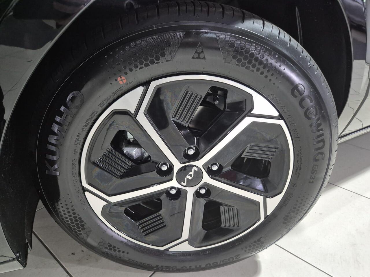 KIA Niro 1.6 GDi Hybrid DynamicLine , Uitvoorraad Leverbaar, snel rijden, 3.500,= euro korting. Leverbaar in zwart en donker grijs.