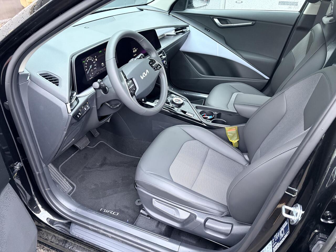 KIA Niro 1.6 GDi Hybrid DynamicLine Direct Leverbaar in diverse kleuren | Nu extra scherp geprijsd! Rijklaar vanaf ¤. 33.495,= incl. inruilpremie