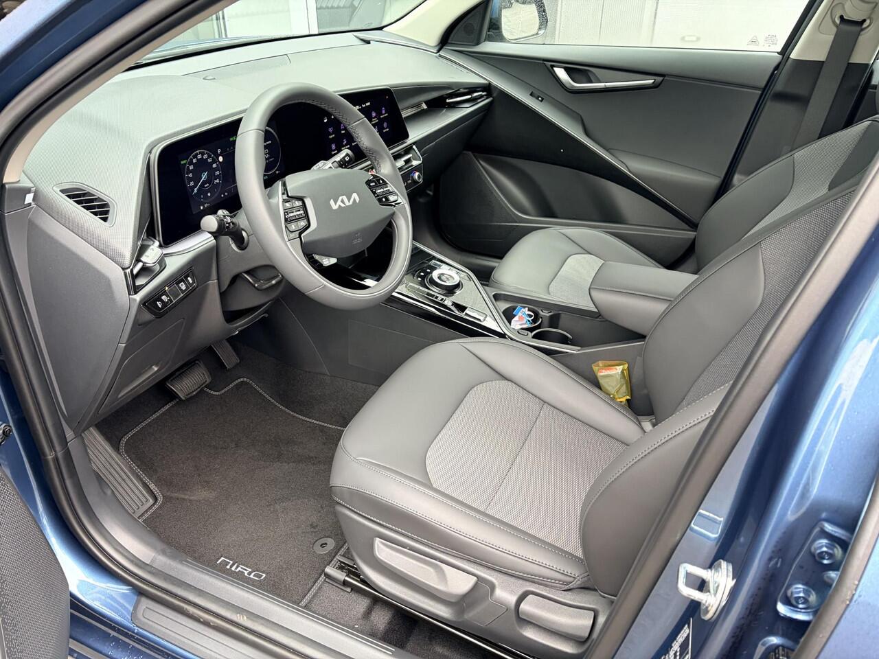 KIA Niro 1.6 GDi Hybrid DynamicLine Kleur City Scape Green direct leverbaar | Rijklaarprijs ¤. 34.790,= inclusief inruilactie!! |