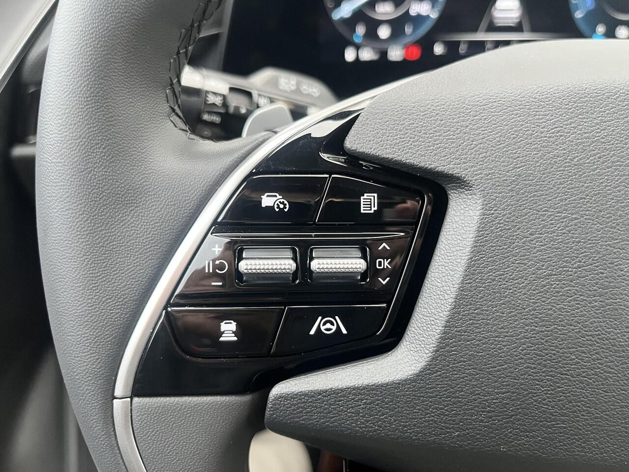 KIA Niro 1.6 GDi Hybrid DynamicLine , Direct Leverbaar!, Inclusief 3000 euro Inruilpremie!, Complete Uitvoering!, Voorraadkorting!