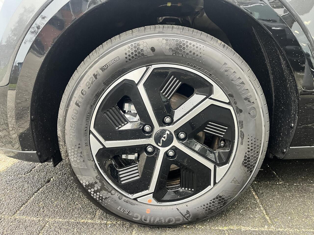 KIA Niro 1.6 GDi Hybrid DynamicLine , Direct Leverbaar!, Inclusief 3000 euro Inruilpremie!, Complete Uitvoering!, Voorraadkorting!