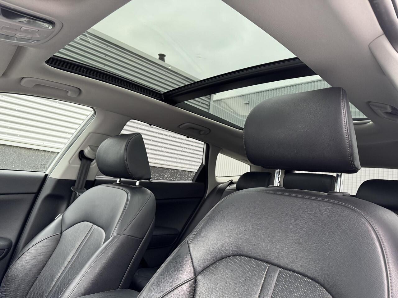 KIA OPTIMA Sportswagon 2.0 GDI PHEV ExecutiveLine Schuif/kanteldak, Trekhaak, Stoelkoeling + Stoelverwarming, Stuurwiel verwarmd, 360° Camera, Navigatie, Lederen bekleding, Seat memory Herman/Kardon