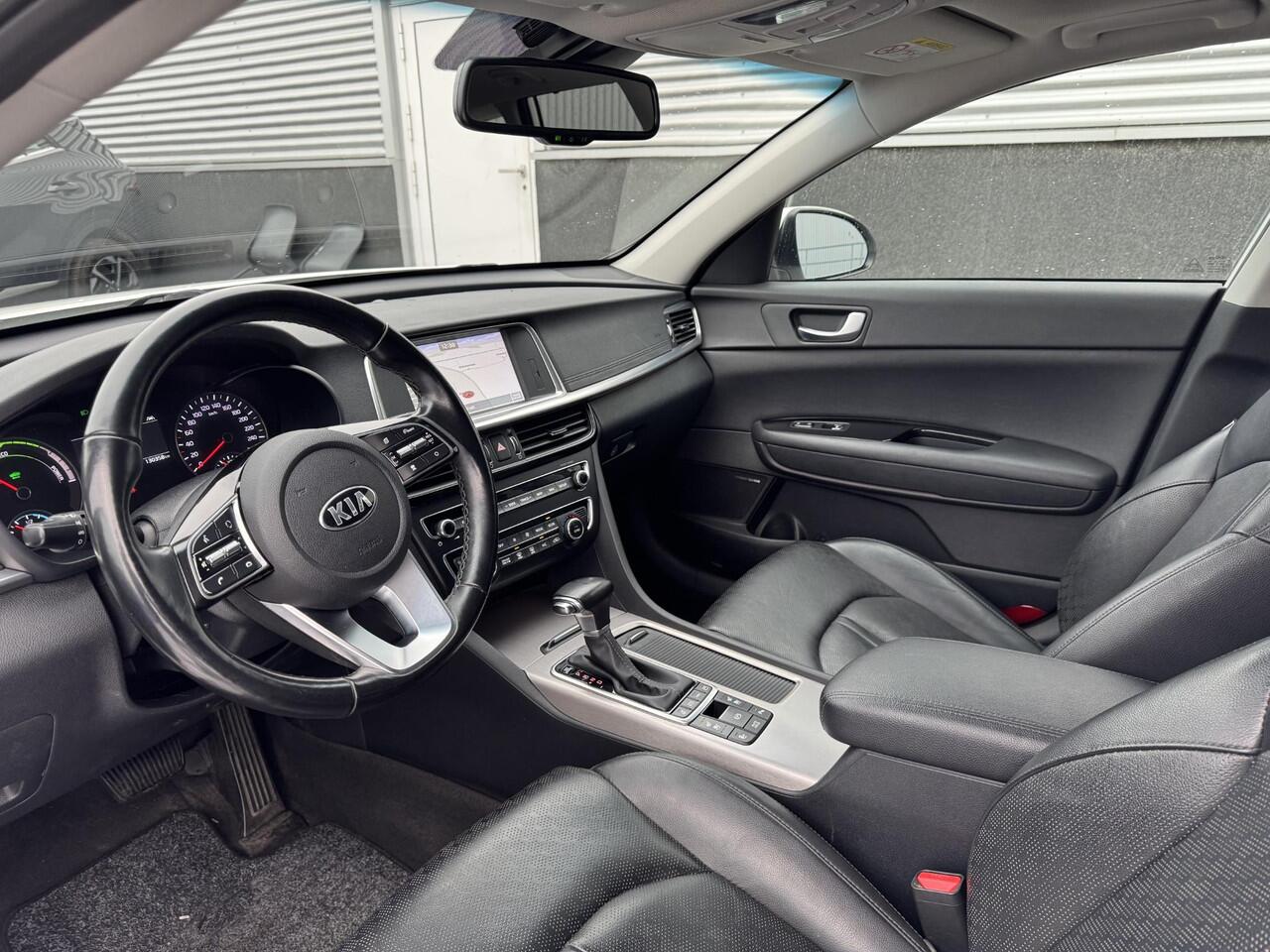 KIA OPTIMA Sportswagon 2.0 GDI PHEV ExecutiveLine Schuif/kanteldak, Trekhaak, Stoelkoeling + Stoelverwarming, Stuurwiel verwarmd, 360° Camera, Navigatie, Lederen bekleding, Seat memory Herman/Kardon