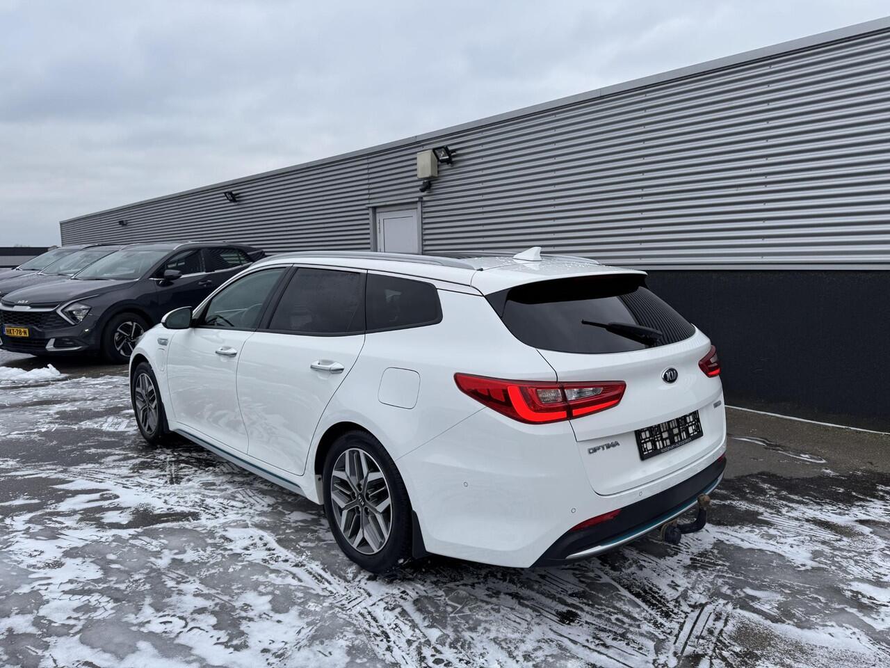 KIA OPTIMA Sportswagon 2.0 GDI PHEV ExecutiveLine Schuif/kanteldak, Trekhaak, Stoelkoeling + Stoelverwarming, Stuurwiel verwarmd, 360° Camera, Navigatie, Lederen bekleding, Seat memory Herman/Kardon