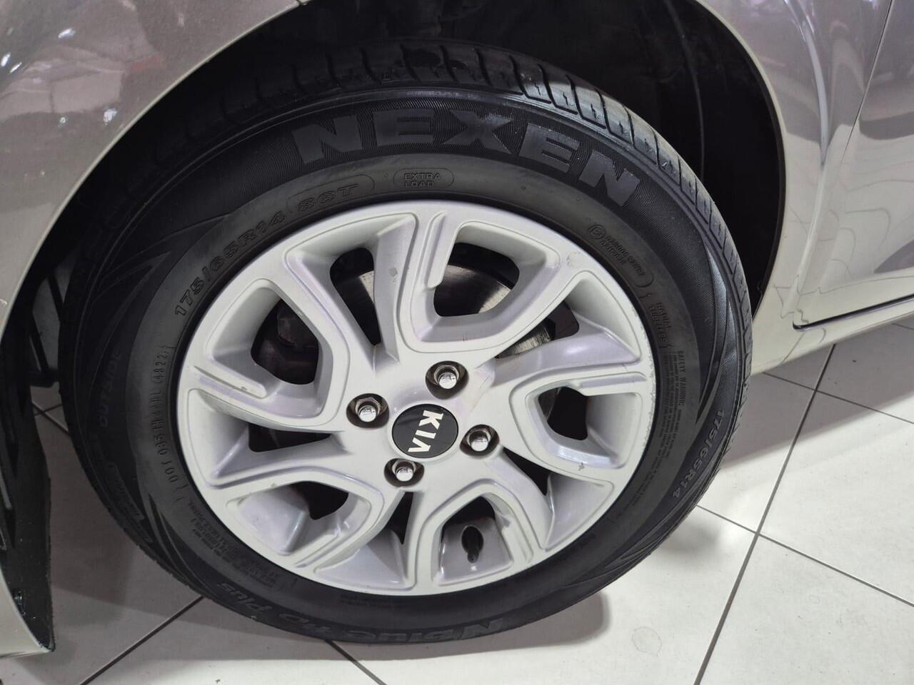 KIA PICANTO 1.0 CVVT ComfortPlusLine Navigator , Apple Carplay/Android Auto, Navigatie, camera.