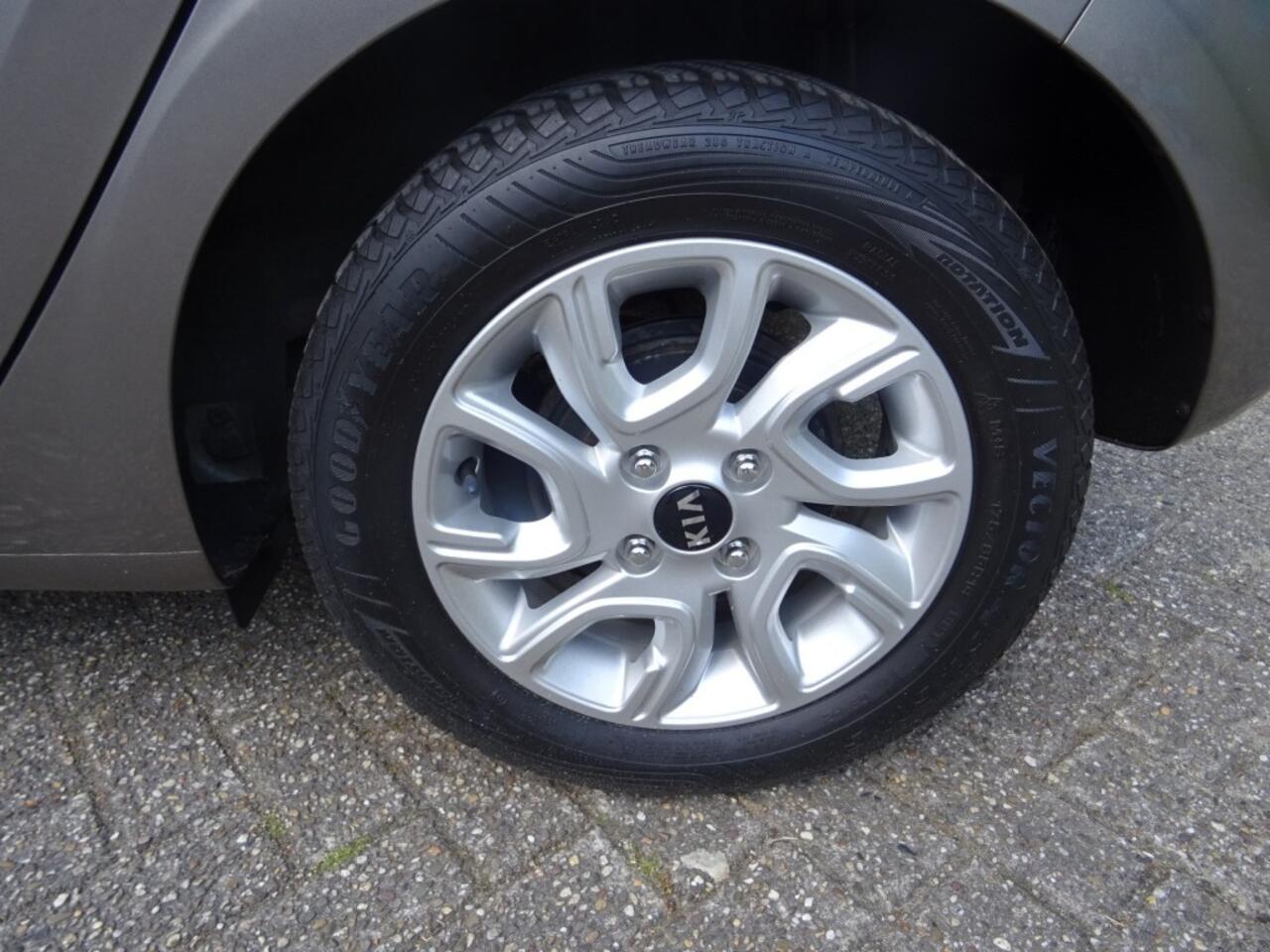 KIA PICANTO 1.0 CVVT DYN.PLUSLINE AIRCO BLUETOOTH LICHTMETAAL