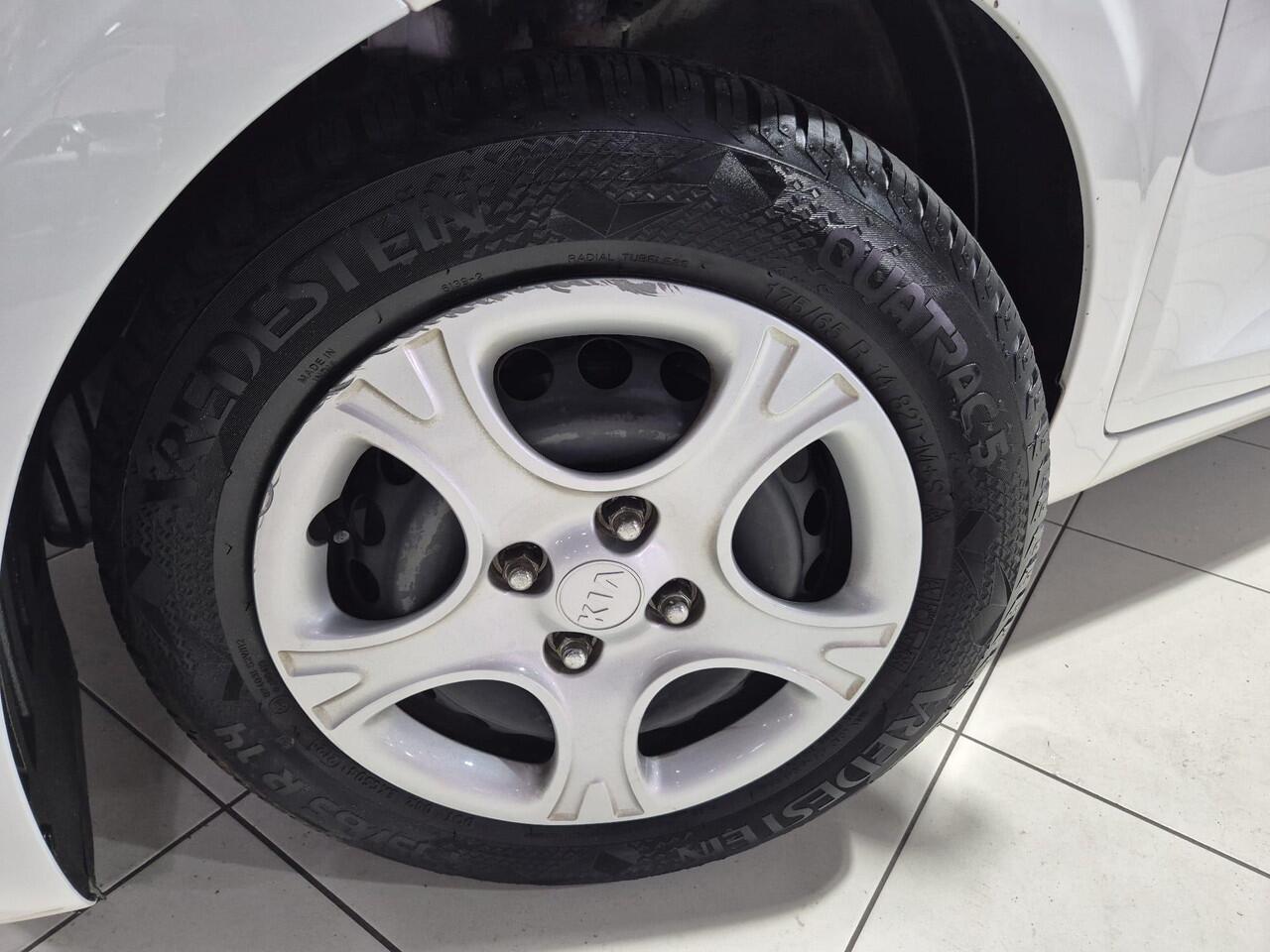 KIA PICANTO 1.0 CVVT ComfortLine Bluetooth, Airco.