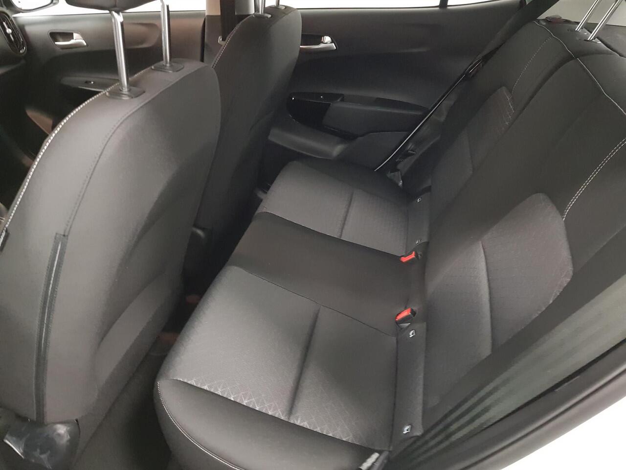 KIA PICANTO 1.0 DPi Automaat DynamicLine Navigatie Airco Camera DAB Lichtmetalen velgen Bluetooth. Prijs incl. BOVAG Garantie