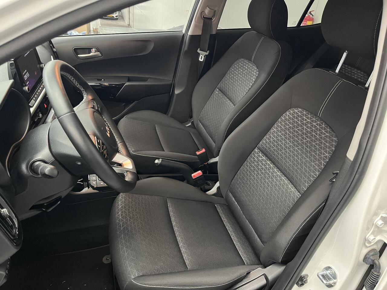 KIA PICANTO 1.0 DPi DynamicLine Automaat met lage kilometerstand! Met o.a. Apple Carplay, Android Auto, Stoel en Stuurverwarming, Klimaatcontrole