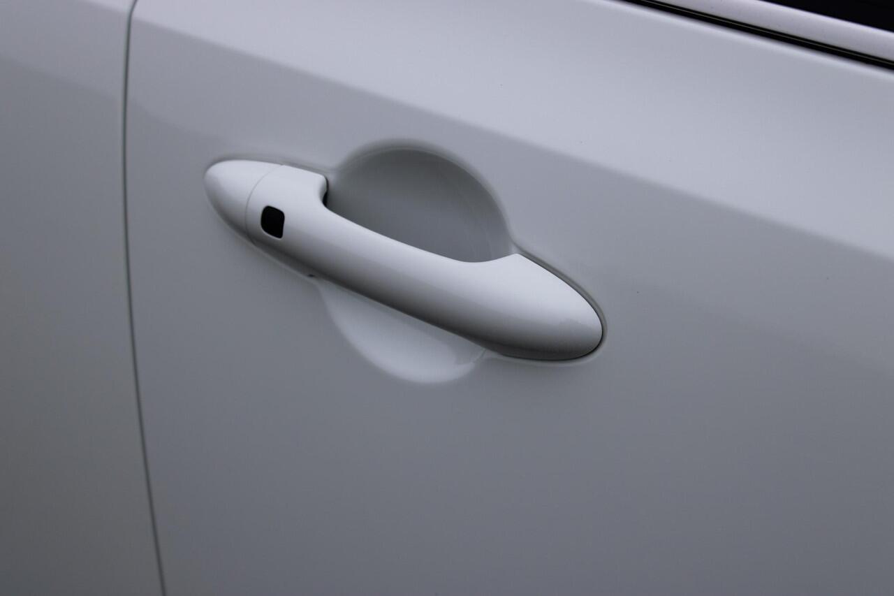 KIA PICANTO 1.0 DPI GT-Line Navigatie / Camera / stuur+stoel Verwarming / Schuifdak