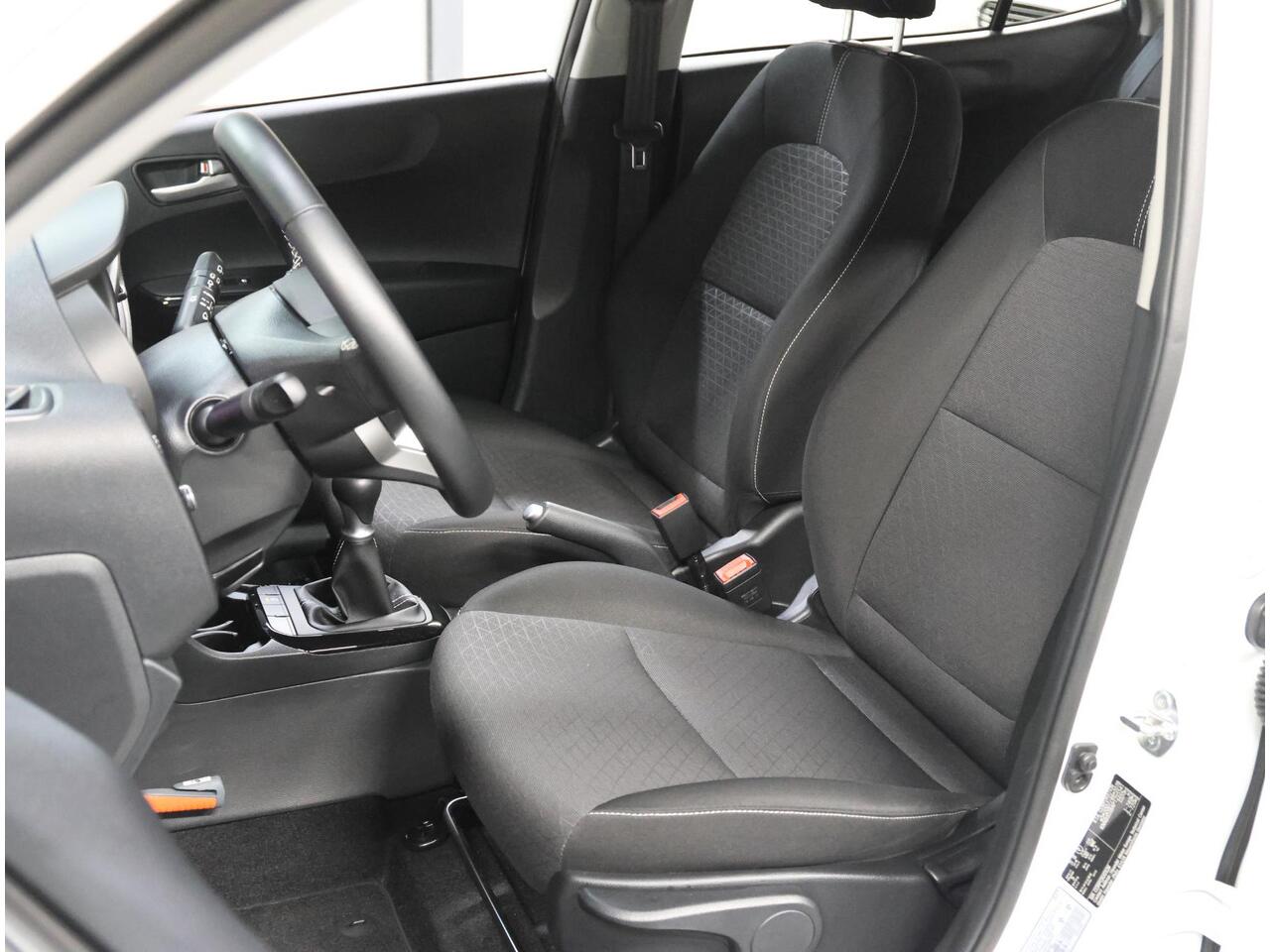 KIA PICANTO 1.0 DPi DynamicLine | 1ste eigenaar | Camera | AppleCarPlay/Android | Airco | Trekhaak | DAB Radio | LMV | Start/Stop Systeem | Cruise Control | Isofix |