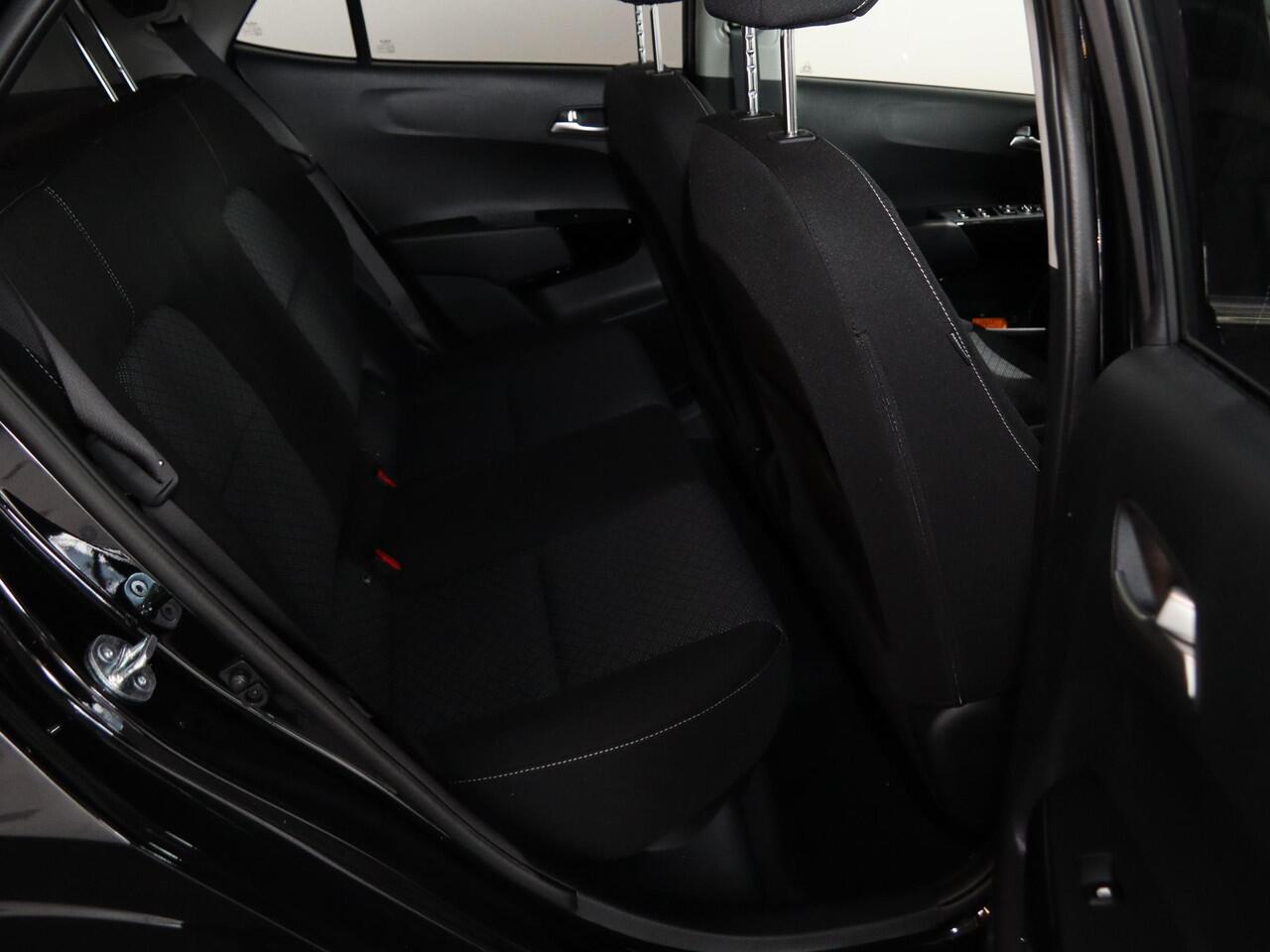 KIA PICANTO 1.0 DPI ExecutiveLine Snel leverbaar | Stoelverwarming | Keyless | Camera | Climate control