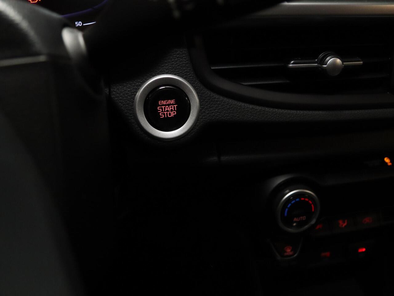 KIA PICANTO 1.0 DPI ExecutiveLine | 4-zits | Stoelverwarming | Achteruitrijcamera | LED Koplampen | Navigatie | Stuurwiel verwarmd |