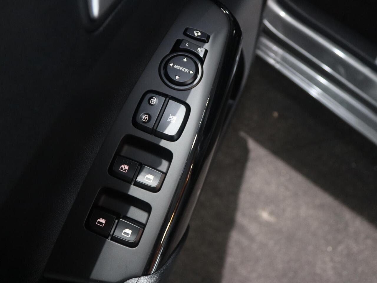 KIA PICANTO 1.0 DPI ExecutiveLine | 4-zits | Stoelverwarming | Achteruitrijcamera | LED Koplampen | Navigatie | Stuurwiel verwarmd |