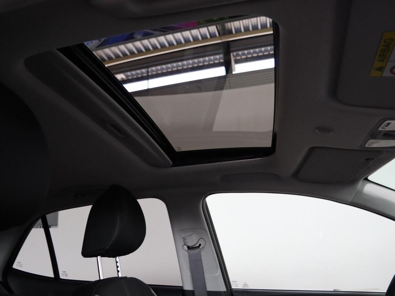 KIA PICANTO 1.0 DPI GT-Line | Panoramaschuifdak | Stoelverwarming | Achteruitrijcamera | Dodehoekassistentie | LED-koplampen | Climate control |