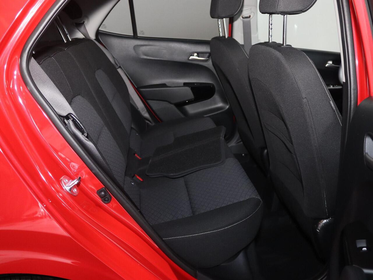 KIA PICANTO 1.0 DPI DynamicPlusLine | Parkeersensoren Achter | Navigatiesysteem | LED Koplampen | Cruise control | Achteruitrijcamera |