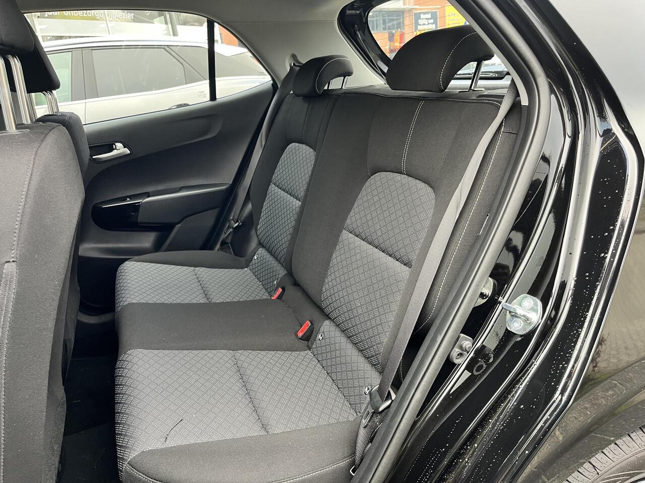 KIA PICANTO 1.0 DPI DynamicLine Metallic, Achteruitrijcamera, Sensoren, Apple Carplay/Android Auto, Navigatie, Enz...