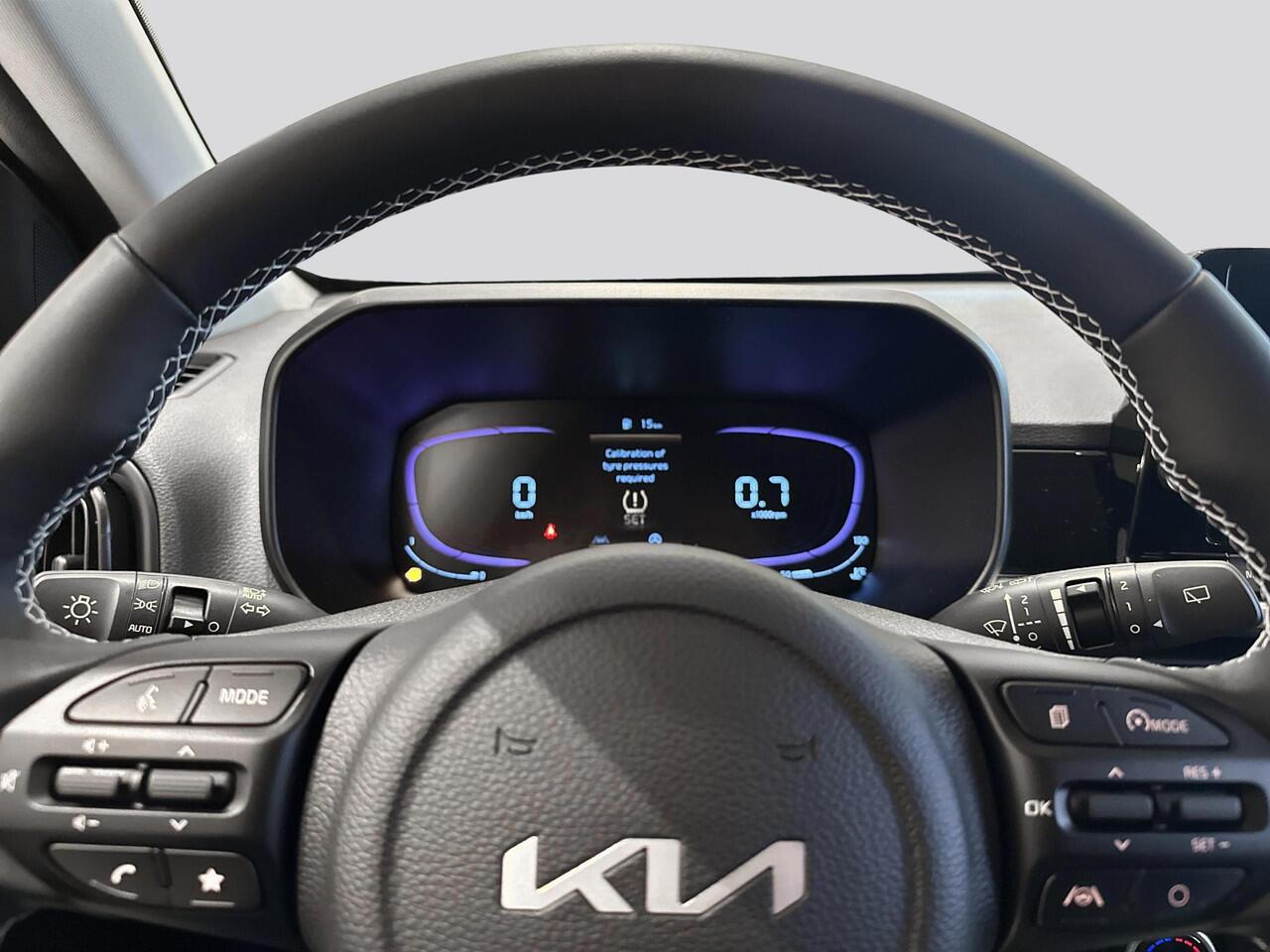 KIA PICANTO 1.0 DPI ExecutiveLine | 4-zits | Stoelverwarming | Achteruitrijcamera | LED Koplampen | Navigatie | Stuurwiel verwarmd |