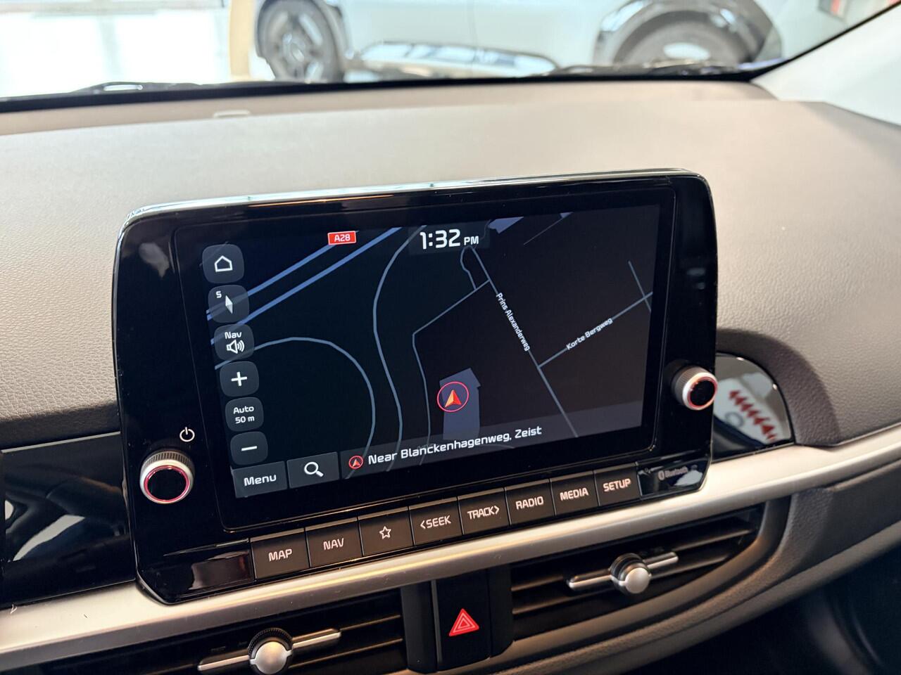 KIA PICANTO 1.0 GDi DynamicLine rijklaar vanaf ¤20.895,-- | Navigatie | Achteruitrijcamera | Direct leverbaar! Exclusief Metallic Lak