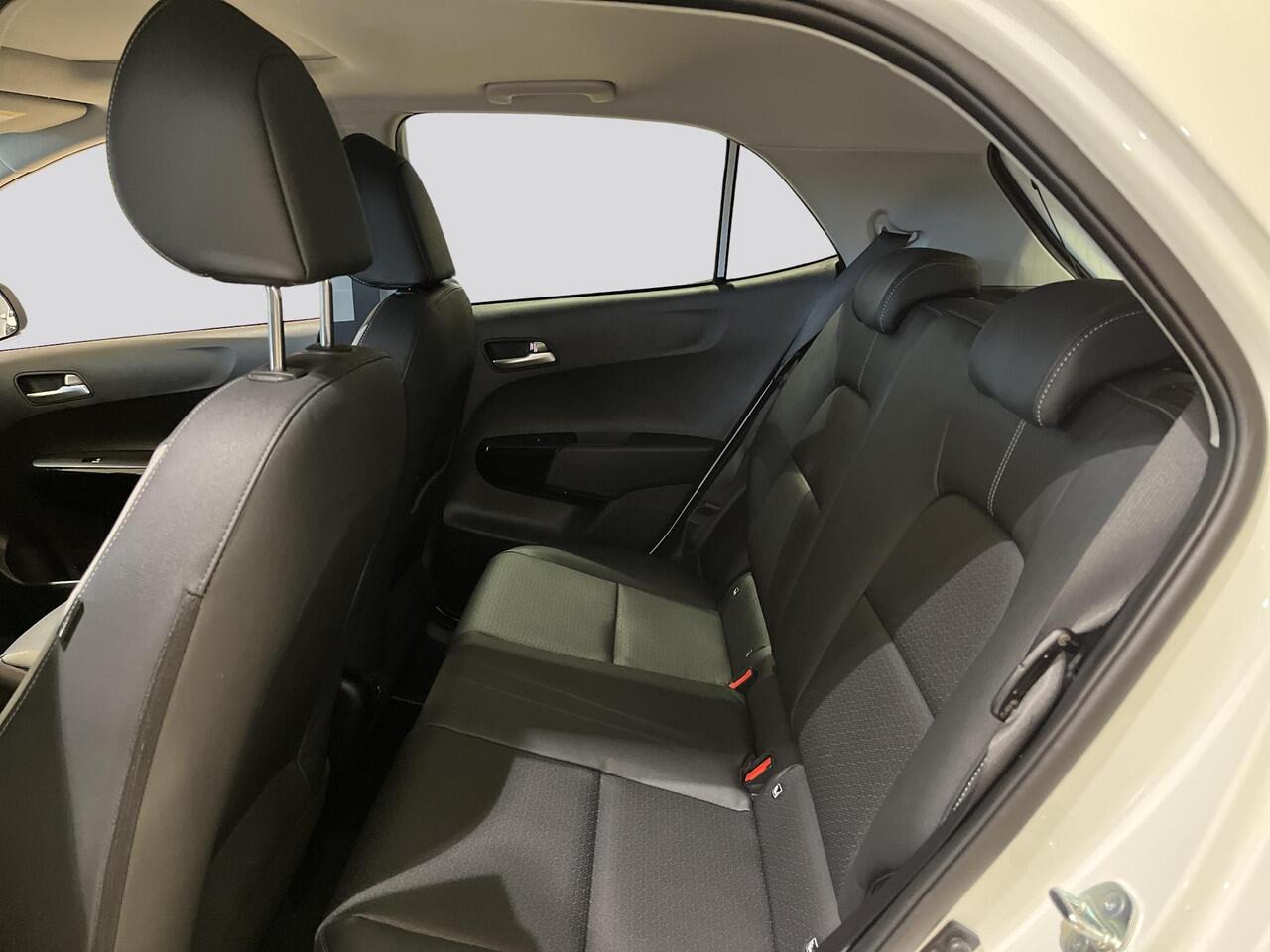 KIA PICANTO 1.0 GDi GT-Line | Panoramaschuifdak | Stoelverwarming | Achteruitrijcamera | Dodehoekassistentie | LED-koplampen | Climate control |