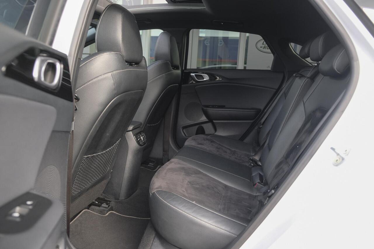 KIA PRO CEE D ProCeed 1.4 T-GDI 140pk DCT7 GT-PlusLine Panoramadak Stoelverwarming voor+achter Stuurwielverwarming Navigatie Camera Elektrische klep