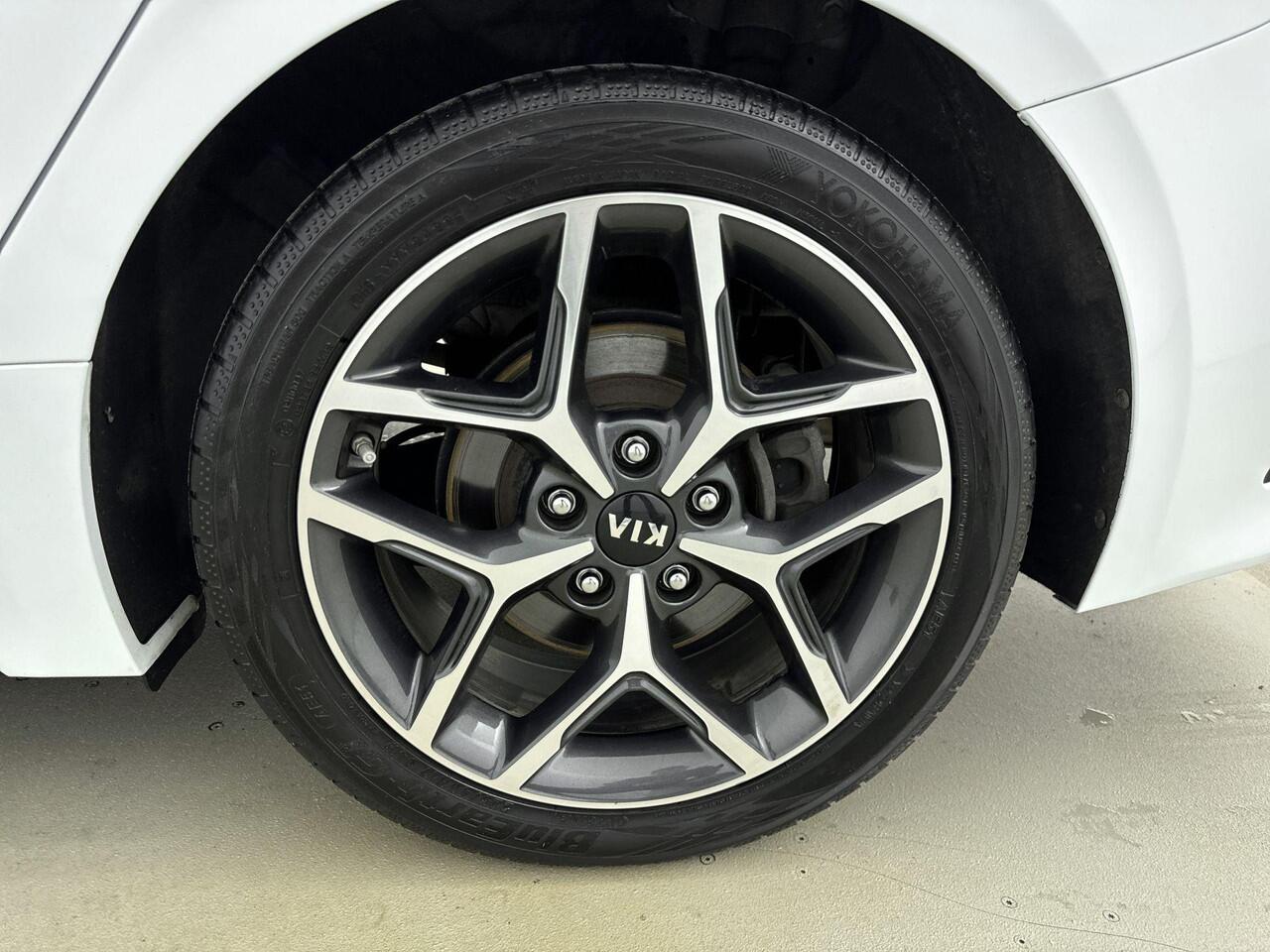 KIA PRO CEE D ProCeed 1.0 T-GDI GT-Line 120PK | Schuif-/Kanteldak | Stoel- en Stuurverwarming | Climate Control | Half-Lederen Bekleding