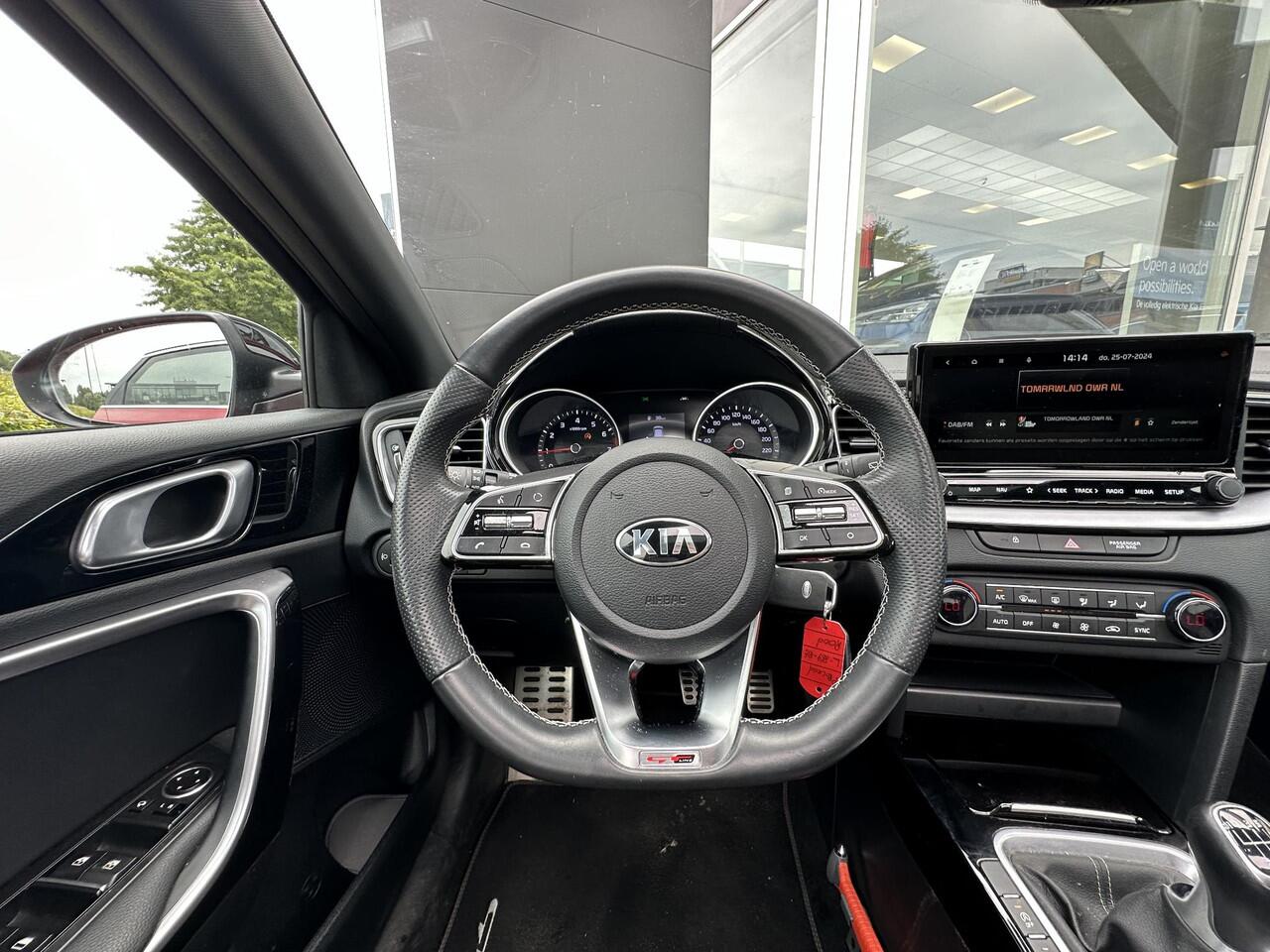 KIA PRO CEE D ProCeed 1.0 T-GDI GT-Line Edition | Groot Panoramadak | 1e Eigenaar | Dealer Onderhouden | Full map navigatie | Apple Carplay/Android Auto | Sportief GT-Line interieur | Airco | Achteruitrij camera | Parkeersensoren achter |