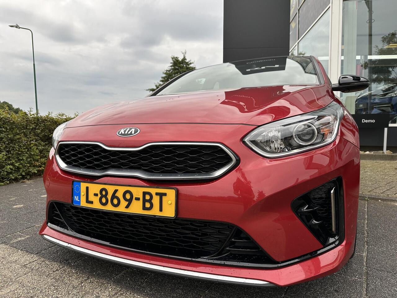 KIA PRO CEE D ProCeed 1.0 T-GDI GT-Line Edition | Groot Panoramadak | 1e Eigenaar | Dealer Onderhouden | Full map navigatie | Apple Carplay/Android Auto | Sportief GT-Line interieur | Airco | Achteruitrij camera | Parkeersensoren achter |