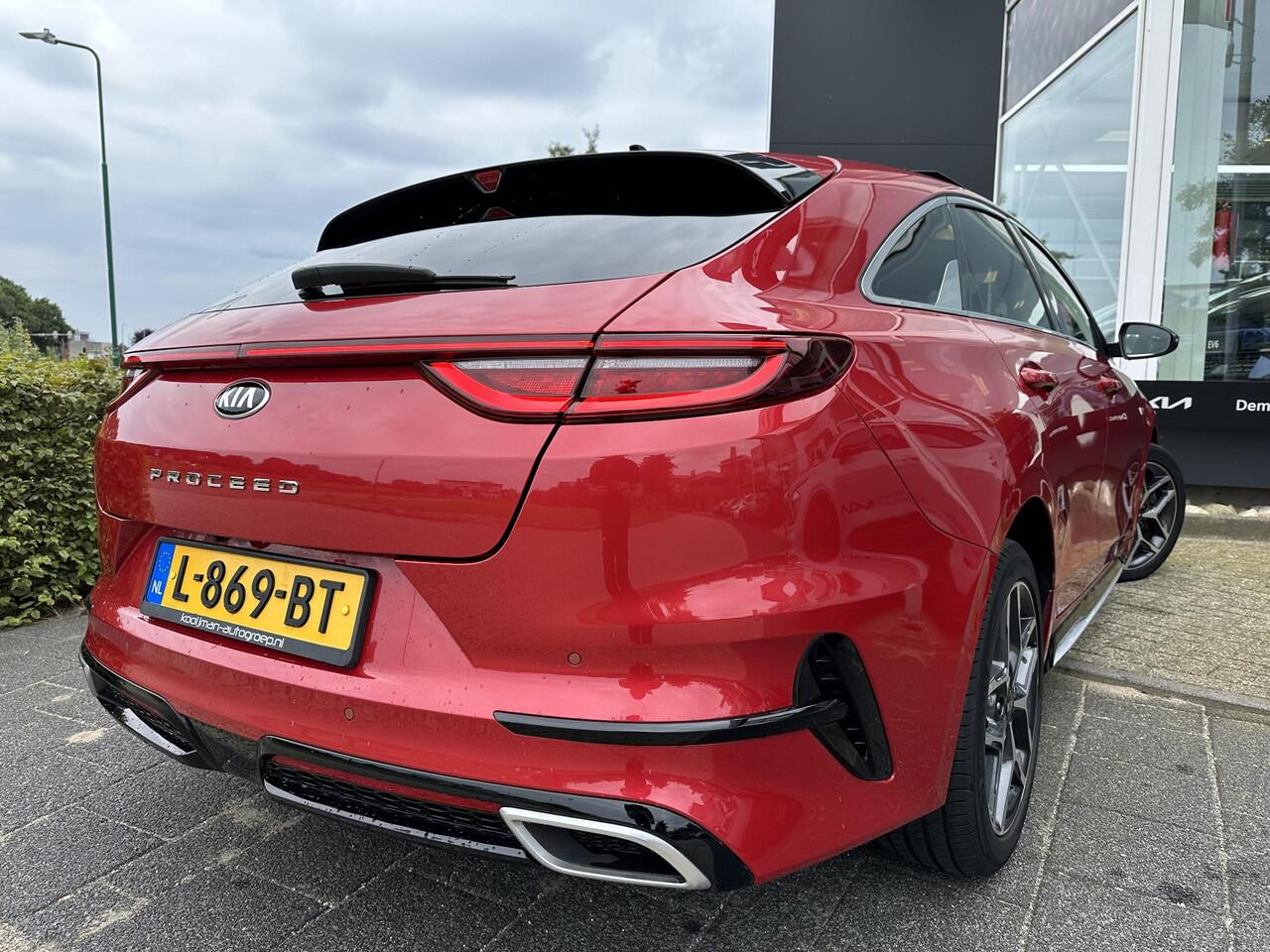 KIA PRO CEE D ProCeed 1.0 T-GDI GT-Line Edition | Groot Panoramadak | 1e Eigenaar | Dealer Onderhouden | Full map navigatie | Apple Carplay/Android Auto | Sportief GT-Line interieur | Airco | Achteruitrij camera | Parkeersensoren achter |