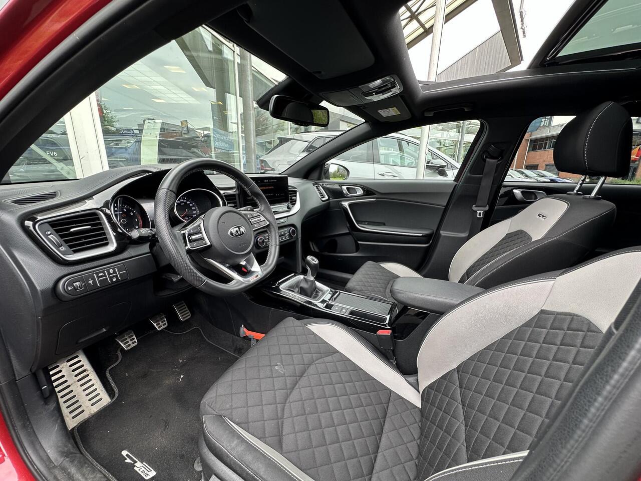 KIA PRO CEE D ProCeed 1.0 T-GDI GT-Line Edition | Groot Panoramadak | 1e Eigenaar | Dealer Onderhouden | Full map navigatie | Apple Carplay/Android Auto | Sportief GT-Line interieur | Airco | Achteruitrij camera | Parkeersensoren achter |