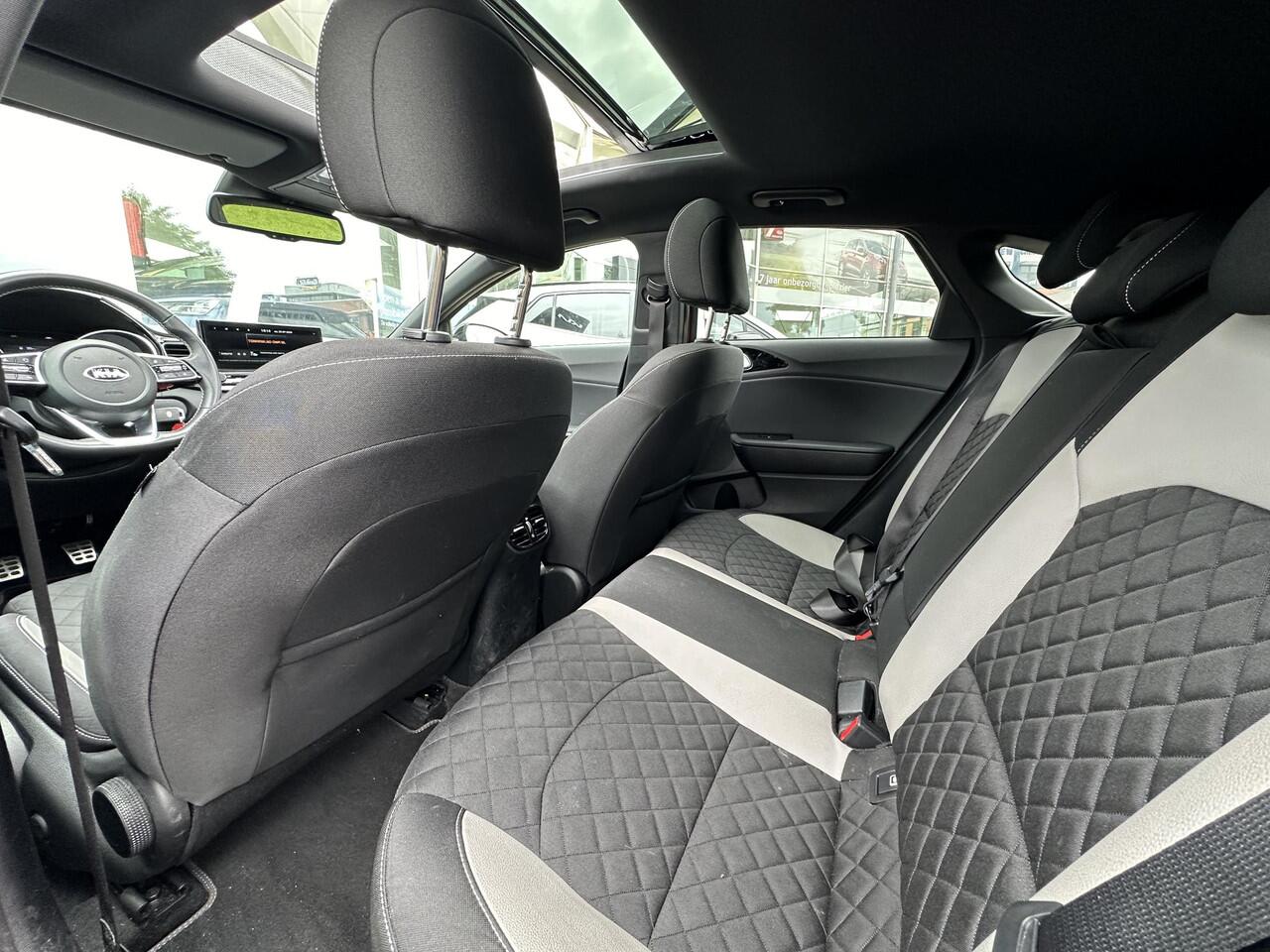 KIA PRO CEE D ProCeed 1.0 T-GDI GT-Line Edition | Groot Panoramadak | 1e Eigenaar | Dealer Onderhouden | Full map navigatie | Apple Carplay/Android Auto | Sportief GT-Line interieur | Airco | Achteruitrij camera | Parkeersensoren achter |