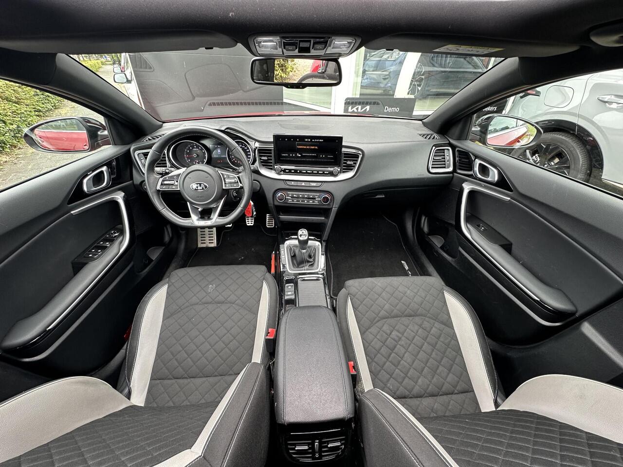 KIA PRO CEE D ProCeed 1.0 T-GDI GT-Line Edition | Groot Panoramadak | 1e Eigenaar | Dealer Onderhouden | Full map navigatie | Apple Carplay/Android Auto | Sportief GT-Line interieur | Airco | Achteruitrij camera | Parkeersensoren achter |