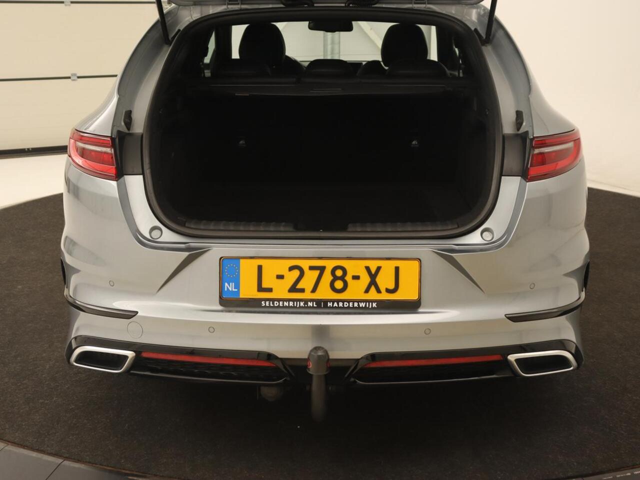 KIA PRO CEE D ProCeed 1.5 T-GDI GT-Line | Panoramadak | Trekhaak | Stoel & stuurverwarming | Leder/Alcantara | Adaptive cruise | Carplay | Navigatie | Camera | Keyless | Digital Cockpit