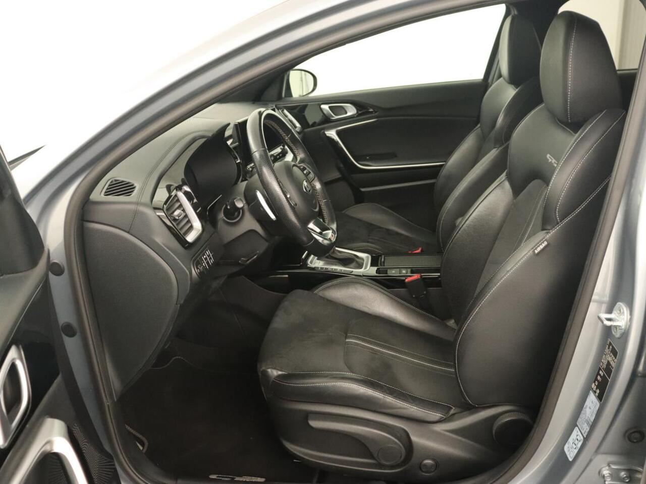 KIA PRO CEE D ProCeed 1.5 T-GDI GT-Line | Panoramadak | Trekhaak | Stoel & stuurverwarming | Leder/Alcantara | Adaptive cruise | Carplay | Navigatie | Camera | Keyless | Digital Cockpit