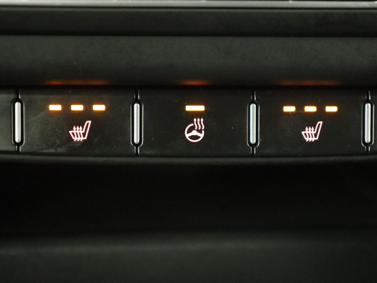 KIA PRO CEE D ProCeed 1.5 T-GDI GT-Line | Panoramadak | Trekhaak | Stoel & stuurverwarming | Leder/Alcantara | Adaptive cruise | Carplay | Navigatie | Camera | Keyless | Digital Cockpit