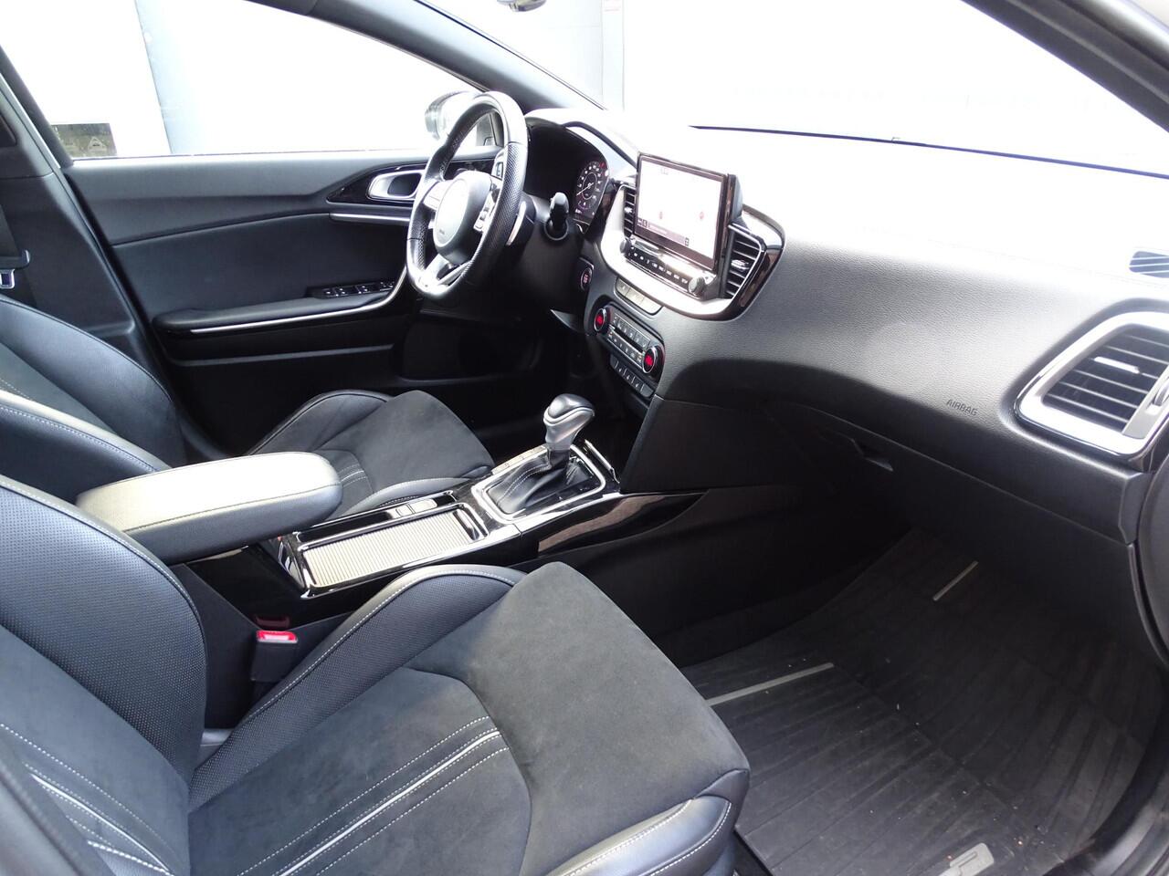 KIA PRO CEE D ProCeed 1.5 T-GDi GT-PlusLine AUTOMAAT PANORAMADAK | NAVIGATIE | SFEERVERLICHTING | STOEL/STUUR VERWARMING | DAB | ACHTERUIT RIJ CAMERA | LED PAKKET | APPLE CARPLAY | JBL GELUID INSTALATIE |