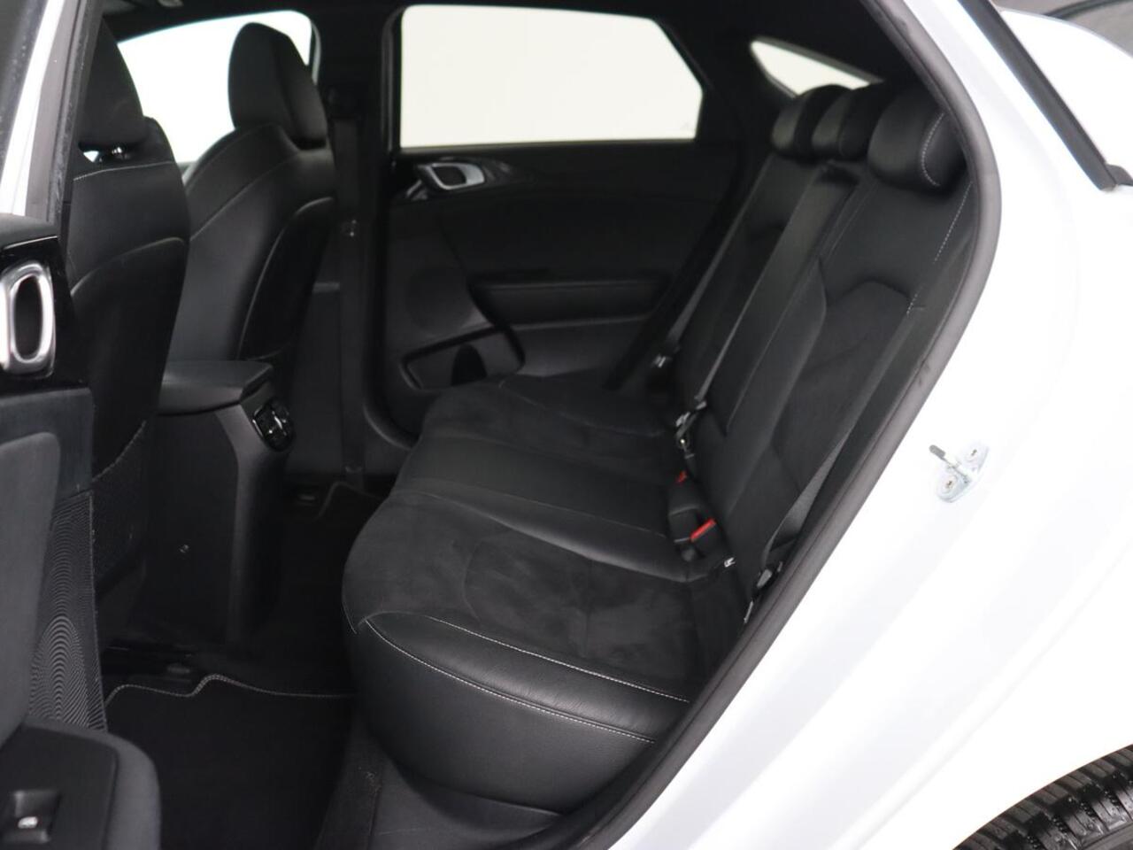 KIA PRO CEE D ProCeed 1.5 T-GDI GT-Line | Panoramadak | Stoel & stuurverwarming | Adaptive cruise | Leder/Alcantara | Camera | Sportstoelen | Navigatie | Full LED | Climate control | Keyless