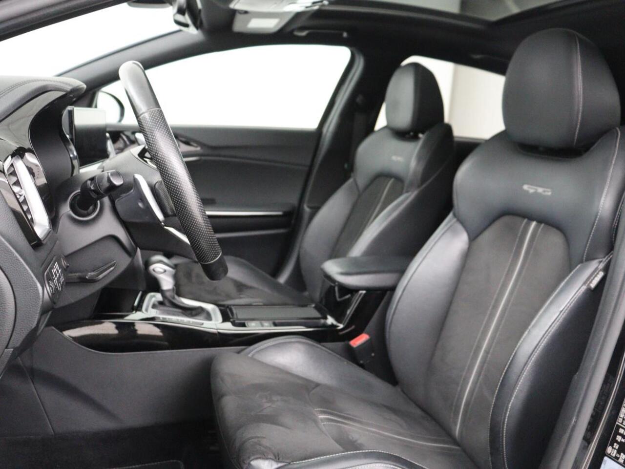 KIA PRO CEE D ProCeed 1.5 T-GDI GT-PlusLine | Panoramadak | Leder/Alcantara | Adaptive cruise | Stoelverwarming | Carplay | Full LED | Navigatie | Stuurverwarming | JBL Sound