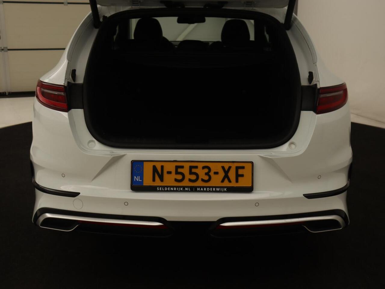 KIA PRO CEE D ProCeed 1.0 T-GDi GT-Line | Panoramadak | Stoel & stuurverwarming | Carplay | Leder/Alcanatara | Full LED | Adaptive cruise | Navigatie | Keyless | Digital Cockpit