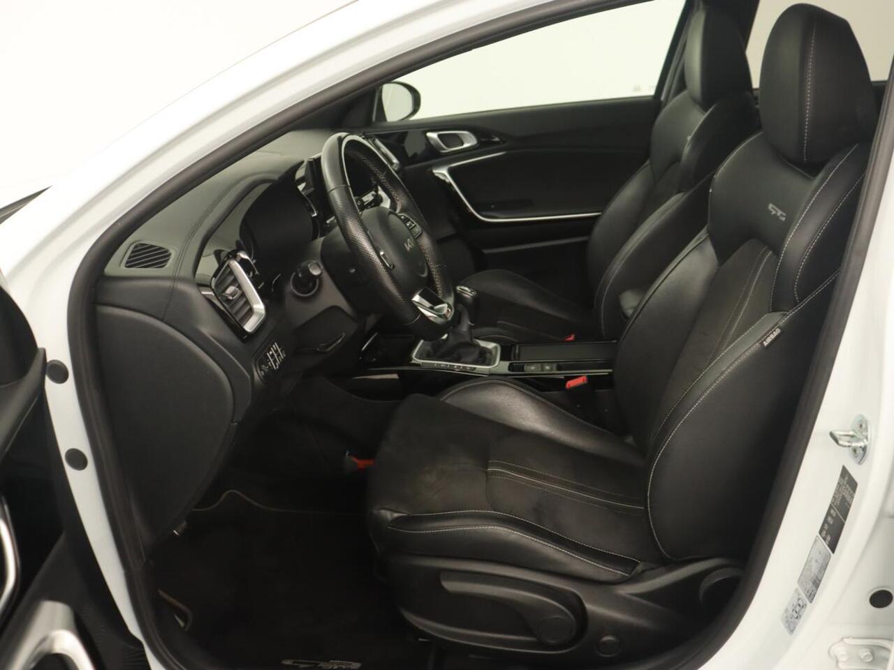 KIA PRO CEE D ProCeed 1.0 T-GDi GT-Line | Panoramadak | Stoel & stuurverwarming | Carplay | Leder/Alcanatara | Full LED | Adaptive cruise | Navigatie | Keyless | Digital Cockpit