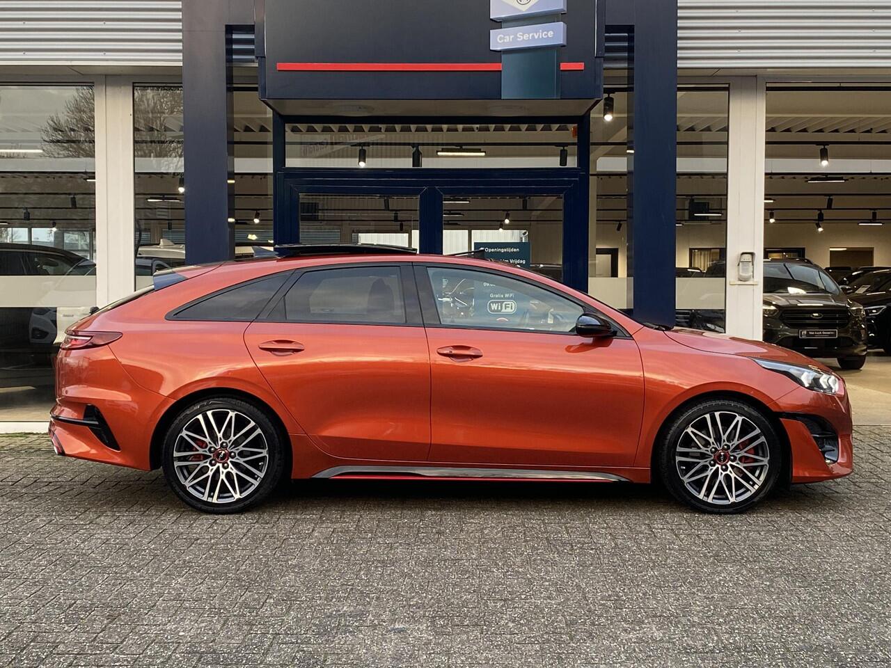 KIA PRO CEE D ProCeed 1.6 T-GDi GT / Automaat / NL-Auto / 204 PK / Dealer-Onderhouden / 1e-Eigenaar / Open-Panodak / Adaptieve Cruise-Control Stop&Go met Stuurhulp / Climate-Control / JBL Premium-Audio / Elektr.-Stoelen met Geheugen / Stuur-/Stoelverwarming V+A / Keyle