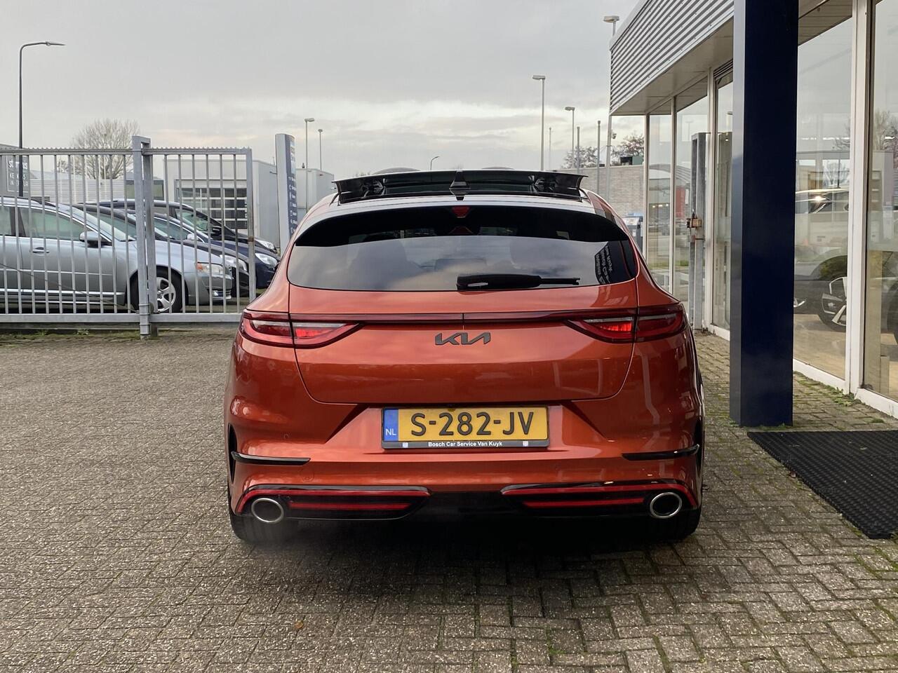 KIA PRO CEE D ProCeed 1.6 T-GDi GT / Fabrieksgarantie / Automaat / NL-Auto / 204 PK / Dealer-Onderhouden / 1e-Eigenaar / Open-Panodak / Adaptieve Cruise-Control Stop&Go met Stuurhulp / Climate-Control / JBL Premium-Audio / Elektr.-Stoelen met Geheugen / Stuur-/Stoelver