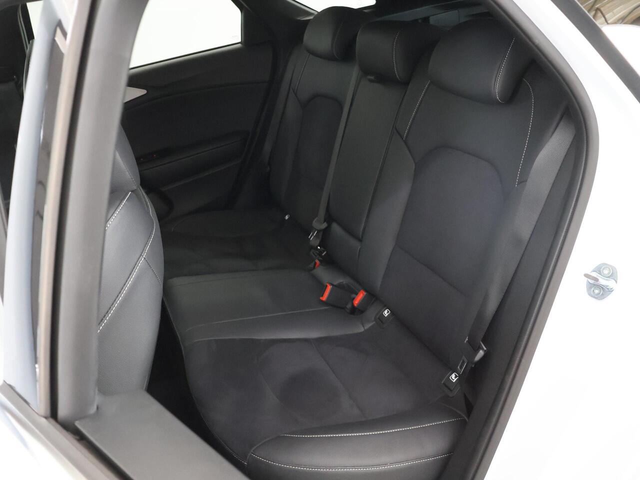 KIA PRO CEE D ProCeed 1.0 T-GDi GT-PlusLine | Panoramadak | JBL Audio | Elektrisch verstelb. bestuurdersstoel met geheugen | Stoel/Stuurwielverwarming